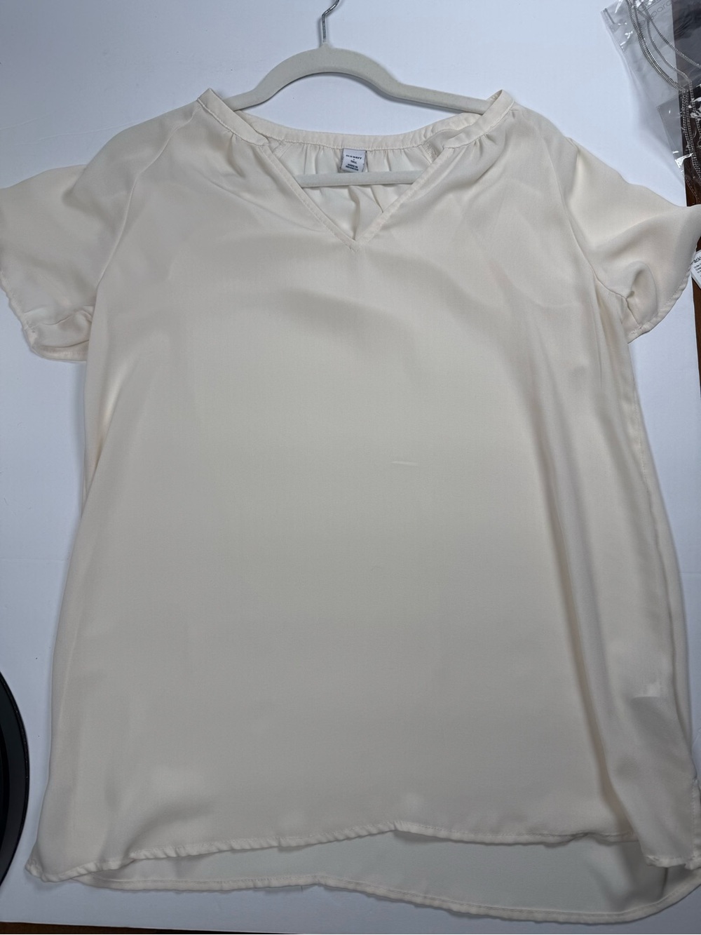 Old Navy Cream Short-Sleeve V-Neck Blouse